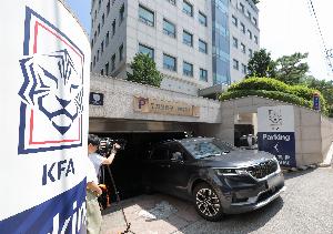性招待争议阴影笼罩：韩足协旧案引全球足坛热议