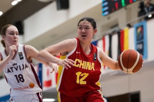 中国U17女篮晋级八强，以83-60战胜拉脱维亚，刷新近10年最佳战绩