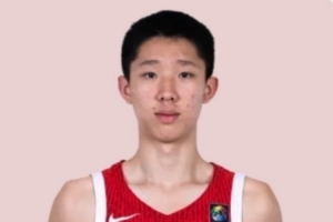 下半场表现低迷！张宇辰上半场三分球6投6中，全场14投7中，三分球12投6中，贡献20分