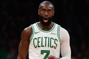 网络日记：布朗换回这些筹码令人难以置信，显然他不想继续留在绿军