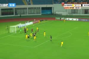 角球优势！U17国足角球制造混乱，孔玺诺门前捅进球门
