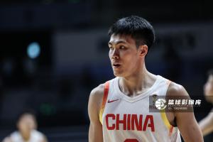 值得更多关注！庞峥麟国家队正赛首秀14分钟7投4中得11分 正负值+8