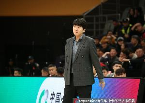 逆境中的坚守！法耶加盟山东高速男篮，球队信心满满迎挑战