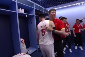 赛后相对老叔说点什么？郭艾伦：早点睡，多吃点饭，别太紧张