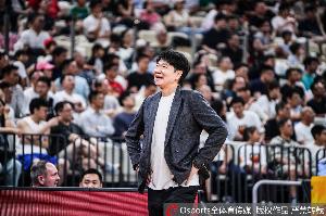 争议判罚成转折点？山东男篮热身赛引热议