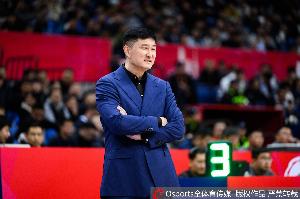苏群表示,杜锋目前主要精力集中在粤BA赛事,这是广东省高度重视的比赛