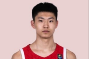 张淳智8投4中，三分球3投全失，仅得10分2板1助