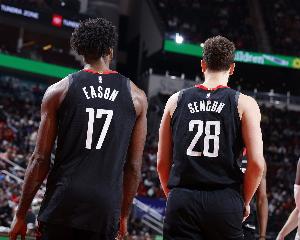伊森与火箭续约5年8150万！申京转发点赞：Yessirr