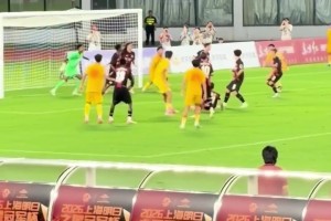 燃爆了！现场实拍U17国足1分钟两球，赵松源炸裂世界波反超