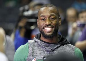 肯巴·沃克对黄蜂球迷表示：NBA将见证诸多令人难以置信的交易，唯有信任管理层