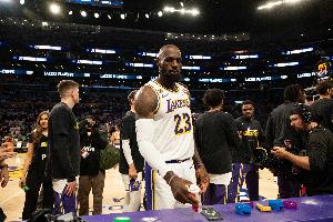 Lowe：41.5岁詹姆斯仍能引爆推特NBA圈，令人难以置信