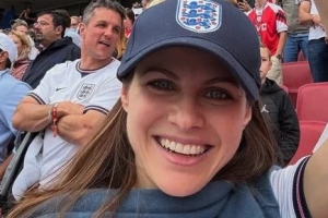 众多美国名人为何偏爱英格兰队?英媒解析:贝克汉姆影响力、英超联赛及文化因素