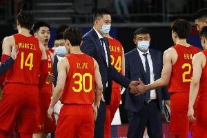 苏群：曾为杜锋辩护至理至言，常人难以理解，评论苛刻无情缺乏人性