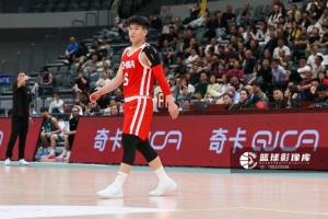 陈昱休铁匠背景,11投仅2中得4分,三分球6投全失