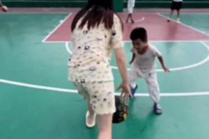 兄弟们，我怀疑我也打不过她！