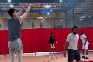郭昊文即将亮相NBA夏季联赛!在洛杉矶的最后一天,他将奔赴萨克拉门托