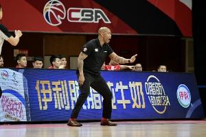 战报：马布里拒绝NBA，中国生活改变人生观