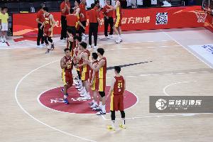 媒体人士指出：中国男篮将暂停训练一周，7月13日重启集训