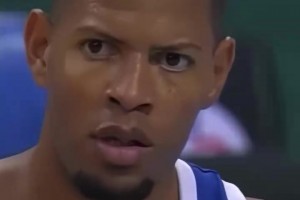 这个人是谁啊？能打NBA?印象中只有奥尼尔干过类似的事情