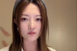 令人震惊！球馆员工在女生投篮时设障致其脚踝韧带损伤