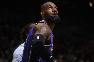 詹姆斯宣布不退役,将开启生涯第24季,成NBA历史第一人