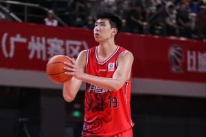徐昕不会参加NBA夏季联赛，马刺曾提供试训和夏联邀请