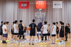 顶住压力!广州龙狮新帅首练激发团队斗志
