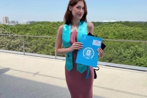 公开同框！穆勒疑似开启新恋情，女友26岁从事金融行业