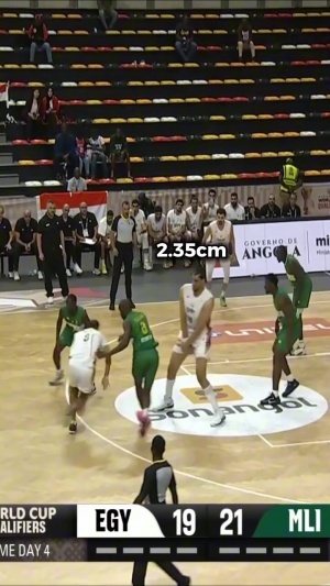 现役之最！埃及2米36中锋亮相世界杯预选赛 NBA史上最高球员身高达2米31