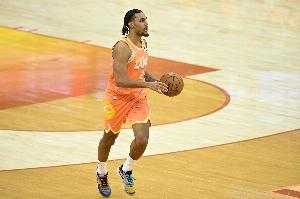 凭什么赢？三点拆解杰伦·泰森本场的取胜钥匙