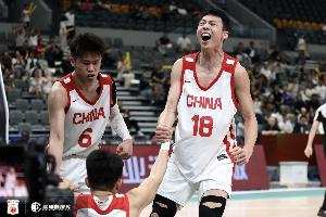 陈昱休今日球权过多 自信不足于自主进攻 错过良机