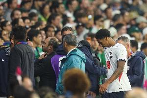 记者：宽萨直红停赛两场合理，争议点在于FIFA对巴洛贡和C罗不同待遇
