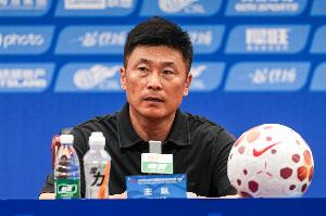 狂飙！李国旭率大连英博1-0力克辽宁铁人，主场胜利震撼全场
