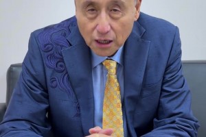 张路：梅西又一次用事实证明正面斜传起小高球，是最有威胁的进攻
