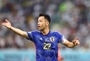 吉田麻也谈对抗巴西90分钟的进步与替补深度劣势