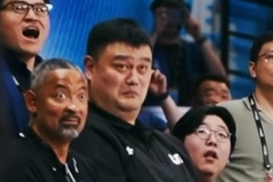 表情包绝了姚明&霍二叔在胡汇压哨三分绝杀前瞪大了双眼