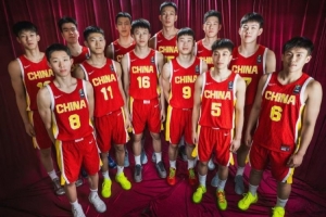 媒体评论：对方身体对抗激烈，国青应对略显困惑