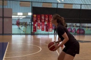 女篮颜值担当张茹训练日常！这投篮姿势也太帅了吧