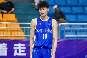 吴嘉浩已与西甲球队穆尔西亚签约，下赛季将代表该队参与西甲U22联赛