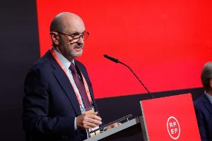 西班牙足协公布：与西甲联盟加强协作，计划采用半自动越位判定技术